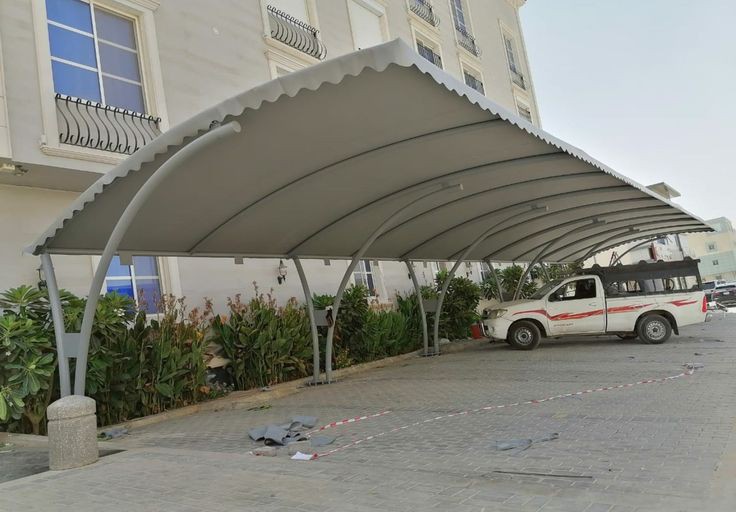 مظلات سيارات للمؤسسات