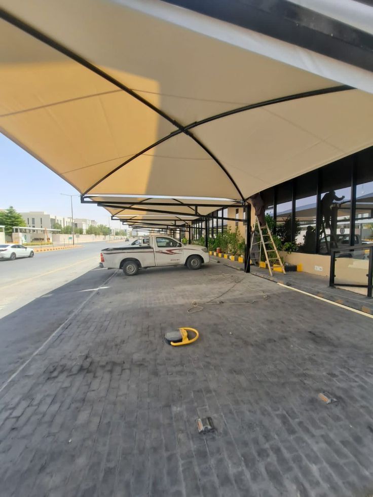 مظلات سيارات مقاومة للعوامل الجوية