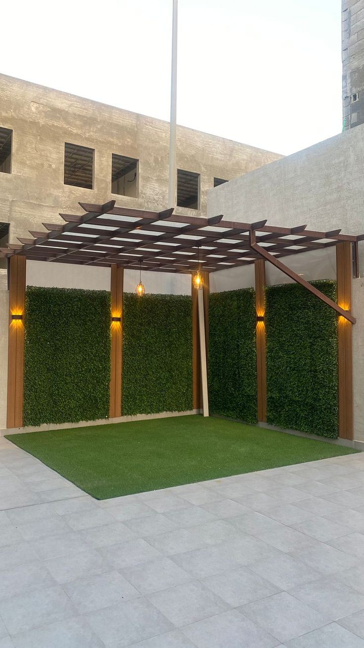 برجولات خشبية حدائق الرياض بطابع طبيعي دافئ