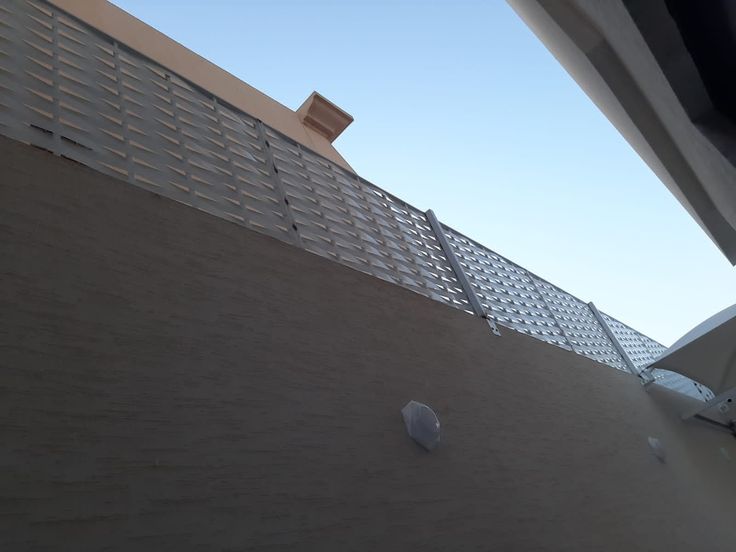 تنفيذ سواتر حديد خارجية في الرياض