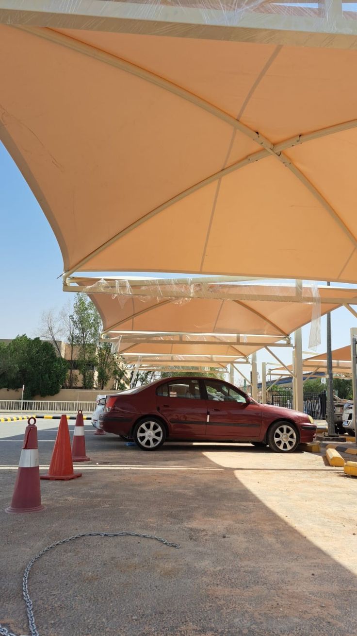 مظلات سيارات خارجية للمنازل في الرياض.